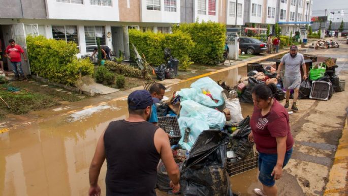 Se desborda canal de aguas negras e inunda 250 casas en Valle de Chalco