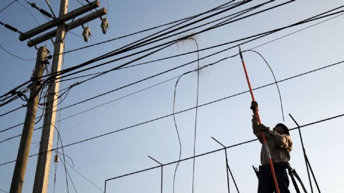 Gobierno "limpiará" la CDMX de cables en desuso; en estas fechas se hará el retiro