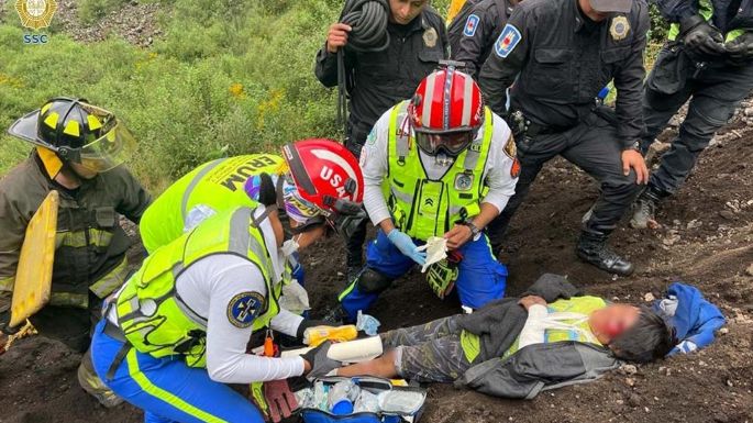 Niño de ocho años cae a cráter de 50 metros de profundidad del Volcán Xitle en Tlalpan