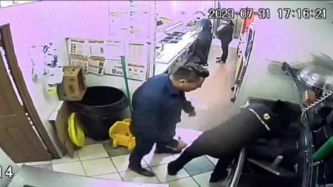 SLP: sujeto da golpiza a empleado de Subway que le pidió esperar su turno en la fila (Video)