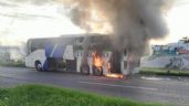 Autobús del equipo infantil de futbol Toritos F.C. se incendia en Tabasco