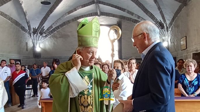 El embajador Ken Salazar se reunió con el obispo de Cuernavaca, Ramón Castro y Castro