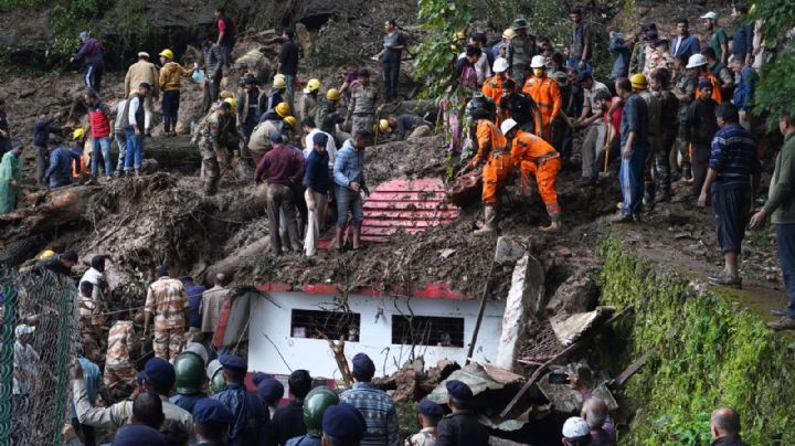 Al menos 48 muertos por inundaciones y aludes en región india del Himalaya