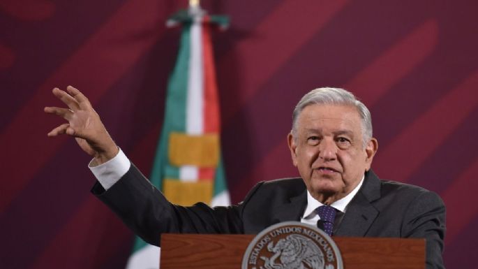 Revela AMLO que le propusieron reservar por “seguridad nacional” libros de texto gratuitos de la SEP