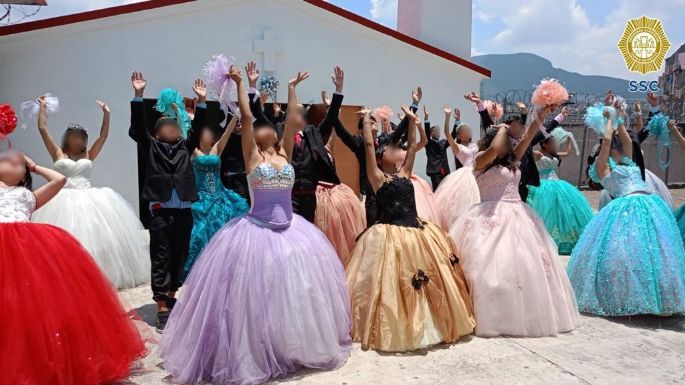 Con DJ Foxy y Bellakath, 24 adolescentes celebran sus XV Años en Santa Martha Acatitla (Video)