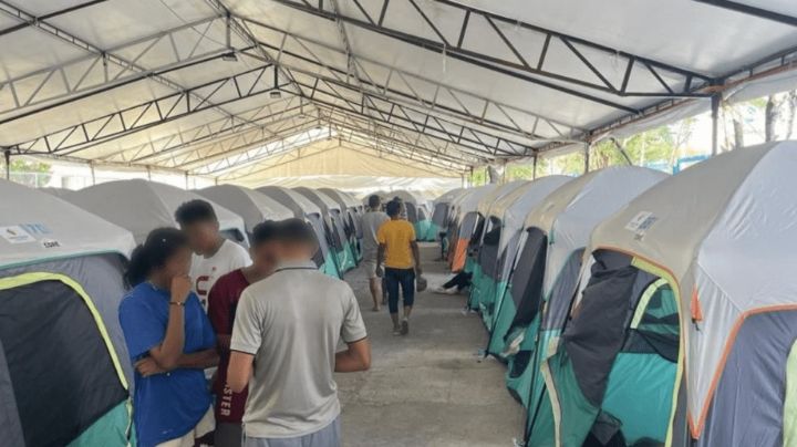 México abre campamento de carpas para migrantes en Matamoros