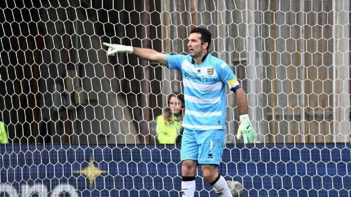 El arquero italiano Gianluigi Buffon se retira del futbol a los 45 años