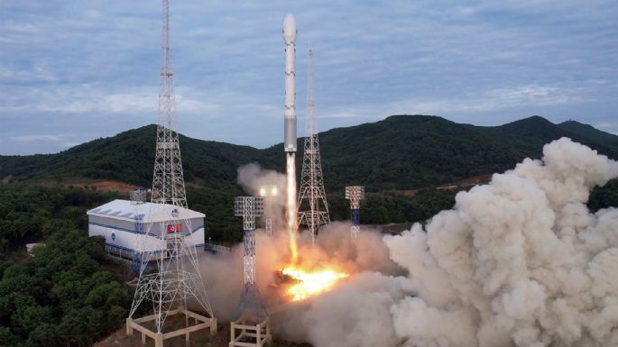 Norcorea podría intentar lanzamiento de satélite militar espía en los próximos días