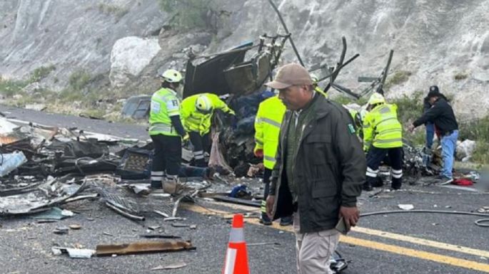 Accidente de autobús en Oaxaca deja 16 migrantes muertos