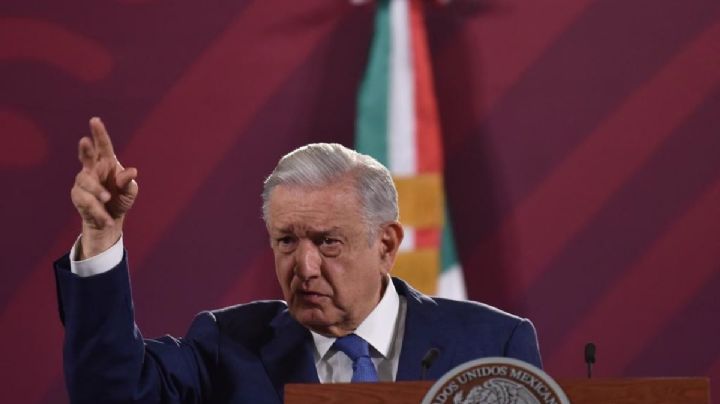 AMLO llama “predilecta de la oligarquía” a Xóchitl Gálvez y denuncia cobertura inequitativa