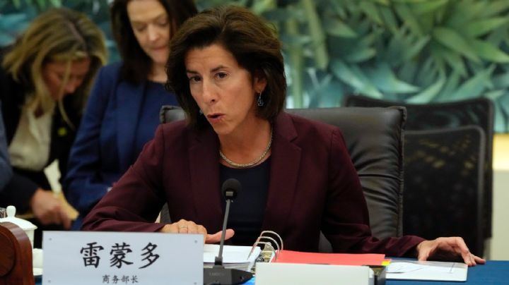 Secretaria de Comercio de EU inicia visita a China para mejorar las maltrechas relaciones económicas