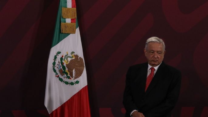 Los comisionados del INAI “no ayudan en nada”, al menos deberían bajarse el sueldo: AMLO