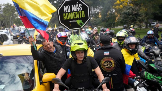 Bloqueos y marchas en Colombia en rechazo al alza de la gasolina