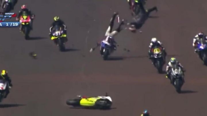 Mueren dos pilotos en la primera vuelta del Moto GP en Brasil (Video)