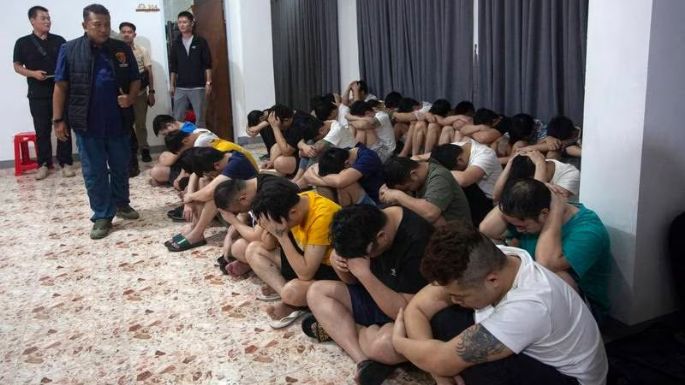 Arrestan a 88 chinos en Indonesia por estafas románticas a través de internet