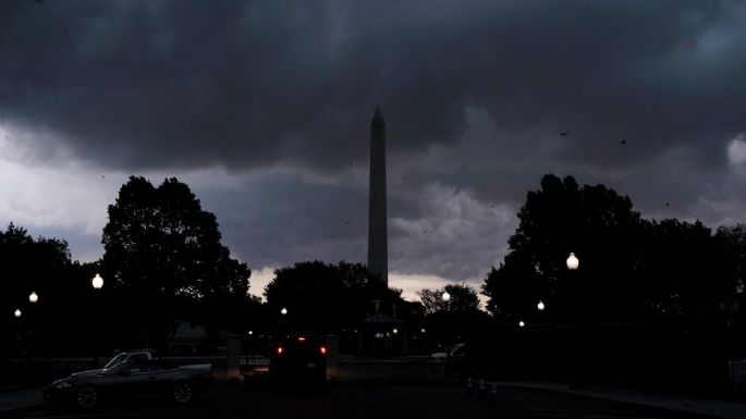 Tormentas en el este de EU dejan a 1.1 millones de personas sin luz; cancelan miles de vuelos