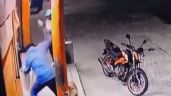 Sujeto golpea con una piedra al perro que le ladró cuando pasaba en su moto (Video)