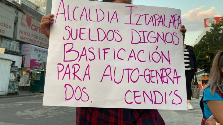 Protestan docentes de Cendis; exigen mejores condiciones laborales y salario digno