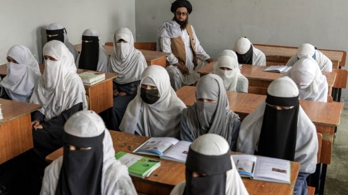 Hace dos años que el Talibán vetó a las niñas de las escuelas. Es una crisis para todos los afganos