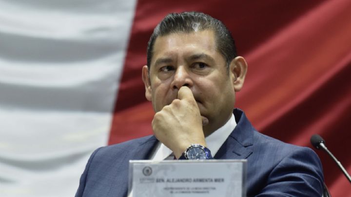 Armenta anuncia que pedirá licencia para contender por la gubernatura de Puebla