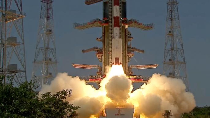 India lanza sonda para estudiar el Sol tras exitoso aterrizaje en el polo sur de la Luna