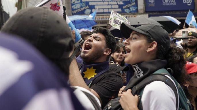 Miles de guatemaltecos exigen en las calles la renuncia de la fiscal general