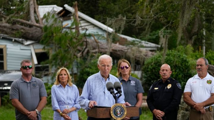 Joe Biden observa la destrucción causada por el huracán “Idalia” en Florida