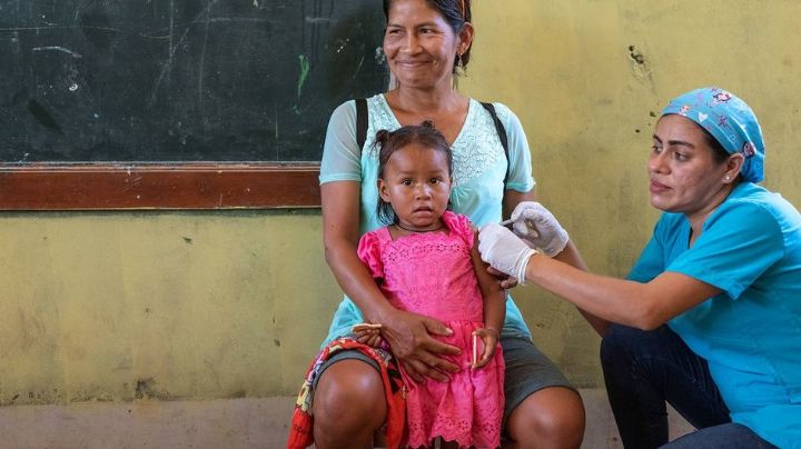 Violan derechos humanos los países ricos que no renuncian a derechos de la vacuna del Covid 19: ONU