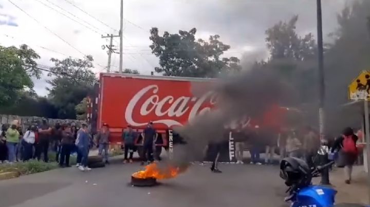 Protestas y bloqueos en Oaxaca tras la detención de 20 normalistas