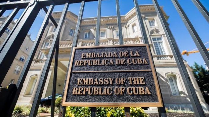 Cuba denuncia ataque de bombas molotov contra su embajada en EU