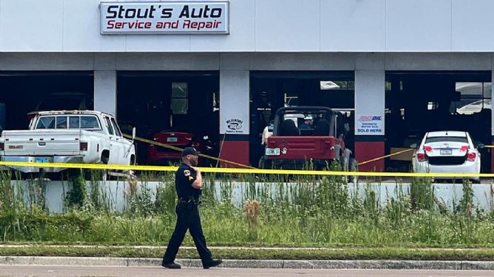 Dueño de taller automotriz y cliente inconforme se matan a tiros