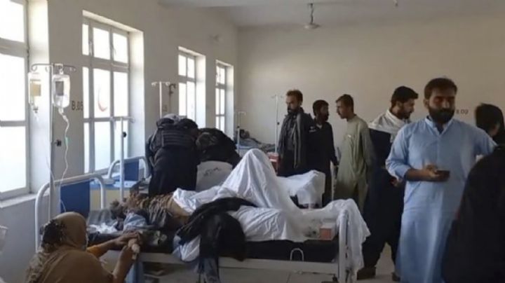 Pakistán: 52 muertos al explotar bomba durante festividad religiosa