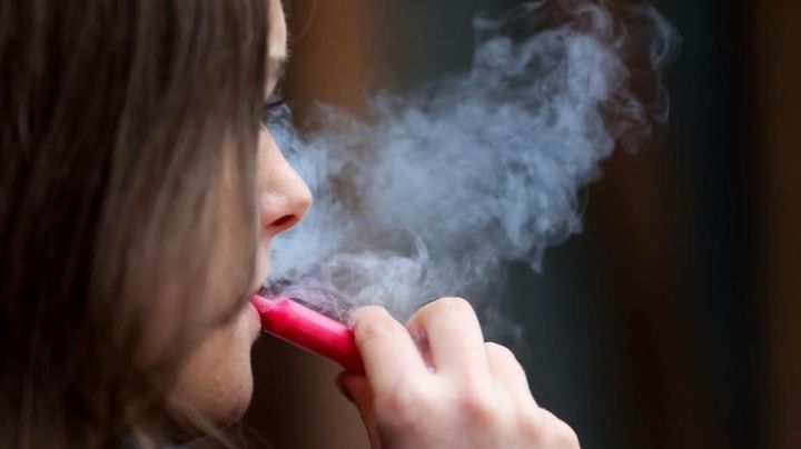 Francia planea prohibir vaporizadores desechables como parte de una campaña nacional