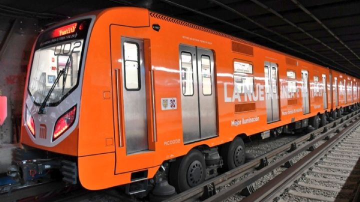 Conductora del Metro "guarda" tren con todo y pasajeros (Video)