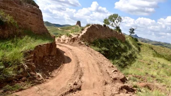 Arresta a dos por abrir un agujero para hacer un atajo en la Gran Muralla china