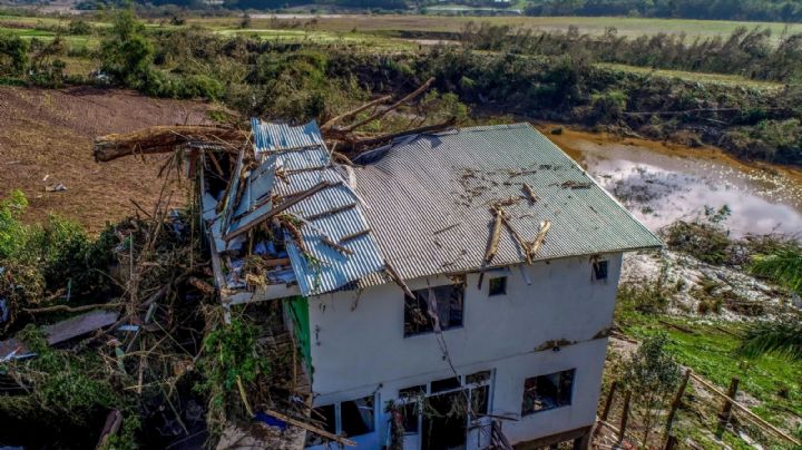 Suman casi 40 las víctimas del ciclón extra tropical que azota el sur de Brasil