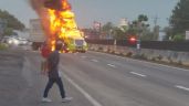 Bloquean la Manzanillo-Colima con tráileres incendiados en respuesta a operativo policiaco