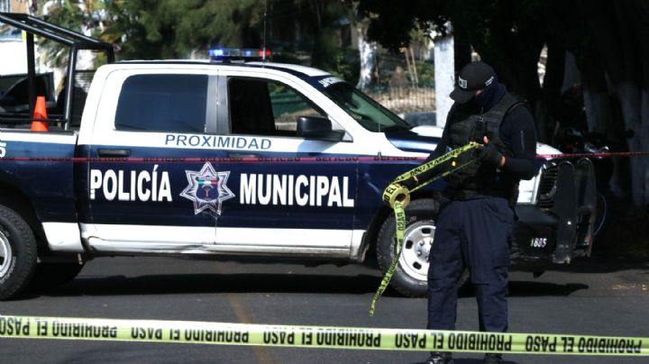 Detienen a tres presuntos huachicoleros, uno es policía municipal de Colima