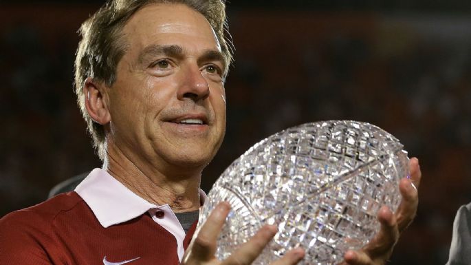 Se retira Nick Saban, leyenda del futbol americano colegial