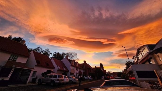 ¿Por qué ocurrió el fenómeno de las nubes lenticulares en CDMX y Edomex? Esto explica la UNAM