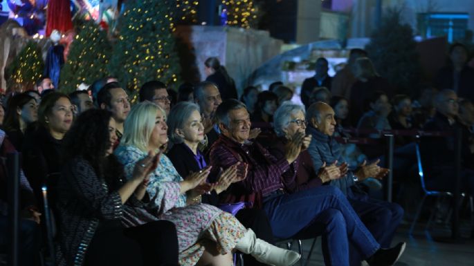 Conviven Américo y María con familias en concierto por Día de Reyes