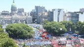 Miles de personas se suman la huelga general en Argentina en desafío a Milei tras mes y medio de Gobierno (Video)