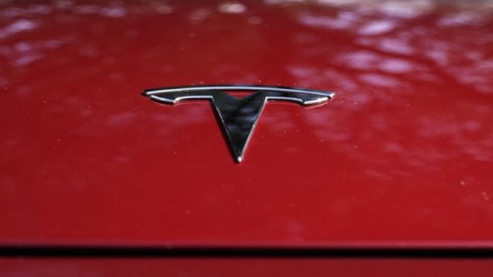 Tesla llama a talleres a 200 mil autos por nuevo fallo en el software