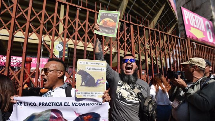 Plaza México reabre corridas de toros en medio de la inconformidad de activistas