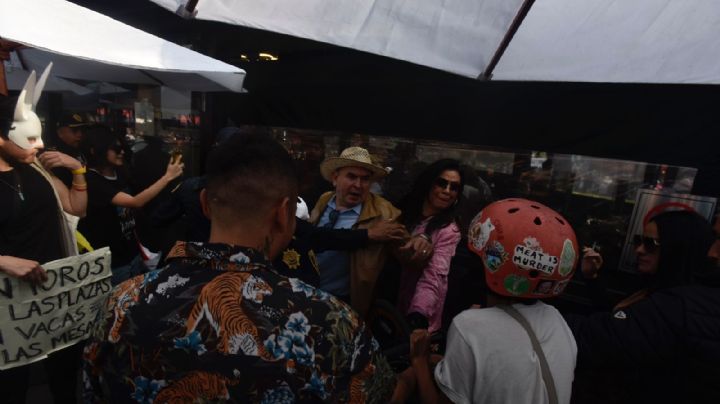 Activistas vs taurófilos: así se vivió la reapertura de la Plaza de Toros México (Video)
