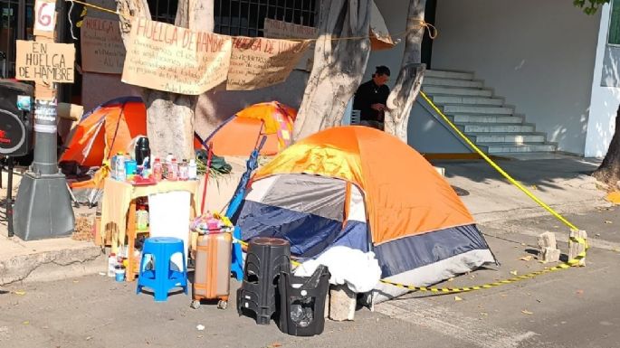 Morenistas colimenses en huelga de hambre denuncian robo de casas de campaña (Video)