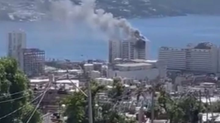 Aparatoso incendio en el hotel Emporio en Acapulco