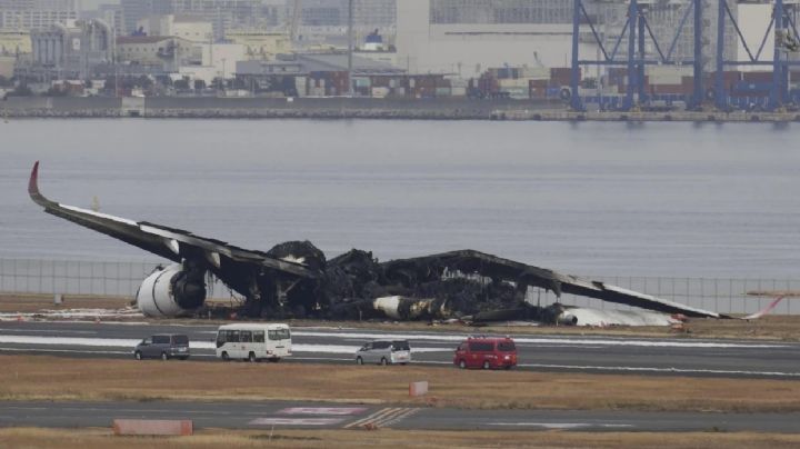Buscan grabadora de voz de avión de Japan Airlines involucrado en choque mortal