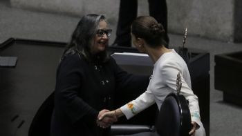 AMLO evita saludar a ministra Norma Piña en toma de protesta de Sheinbaum