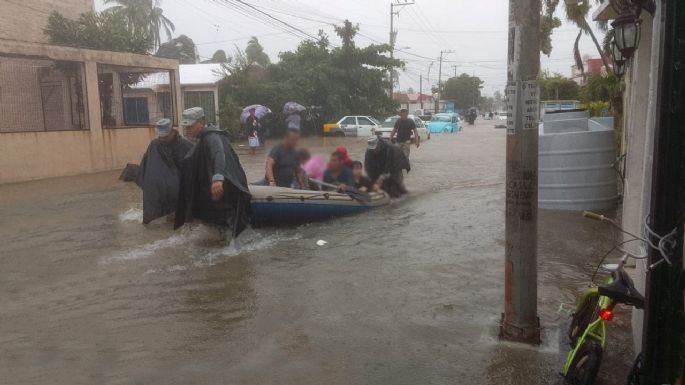 Caudal crecido del río Huacapa por John se lleva casas de habitantes en Chilpancingo (Videos)